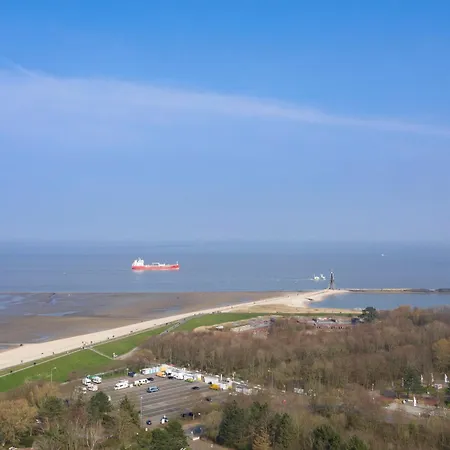 Trafalgar 244 Apartment *