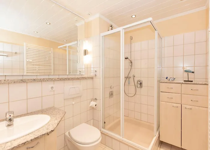 Apartment Trafalgar 244 *